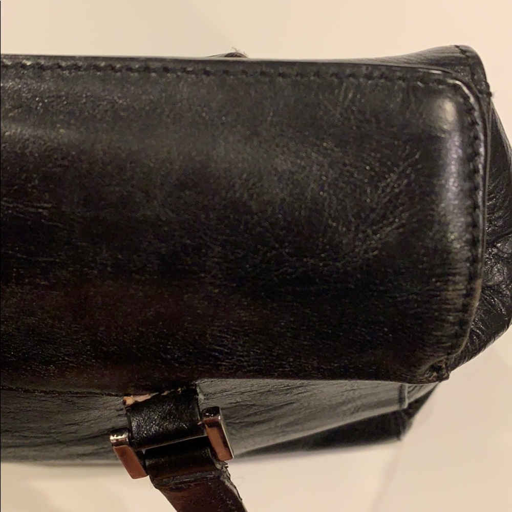 Wilsons Leather Black Magnetic Folding Top Handbag - Picture 7 of 8
